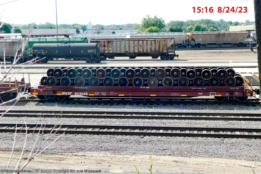 4 burdened axles - and a deck w/o jokers above!